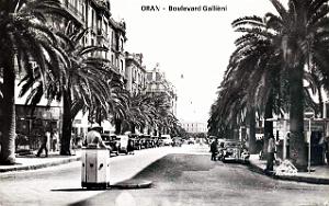 Oran - Boulevard Gallieni pres du Prisunic